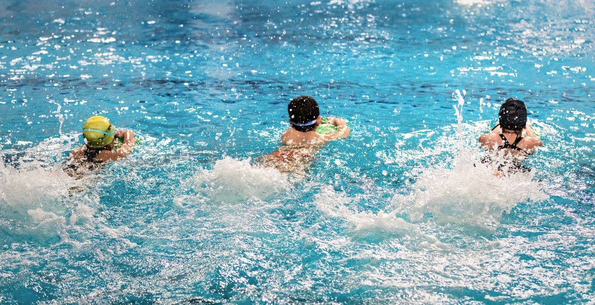 Cours de natation enfants